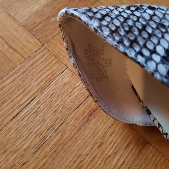 Anne Klein Snakeskin (Python) High Heel Pumps - Picture 8 of 11